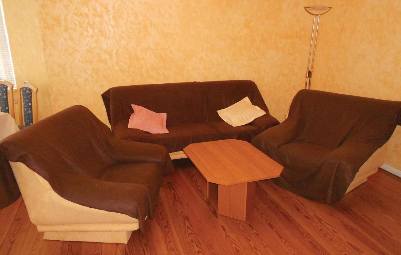 וארן Lovely Apartment In Waren-Mueritz With Kitchen מראה חיצוני תמונה