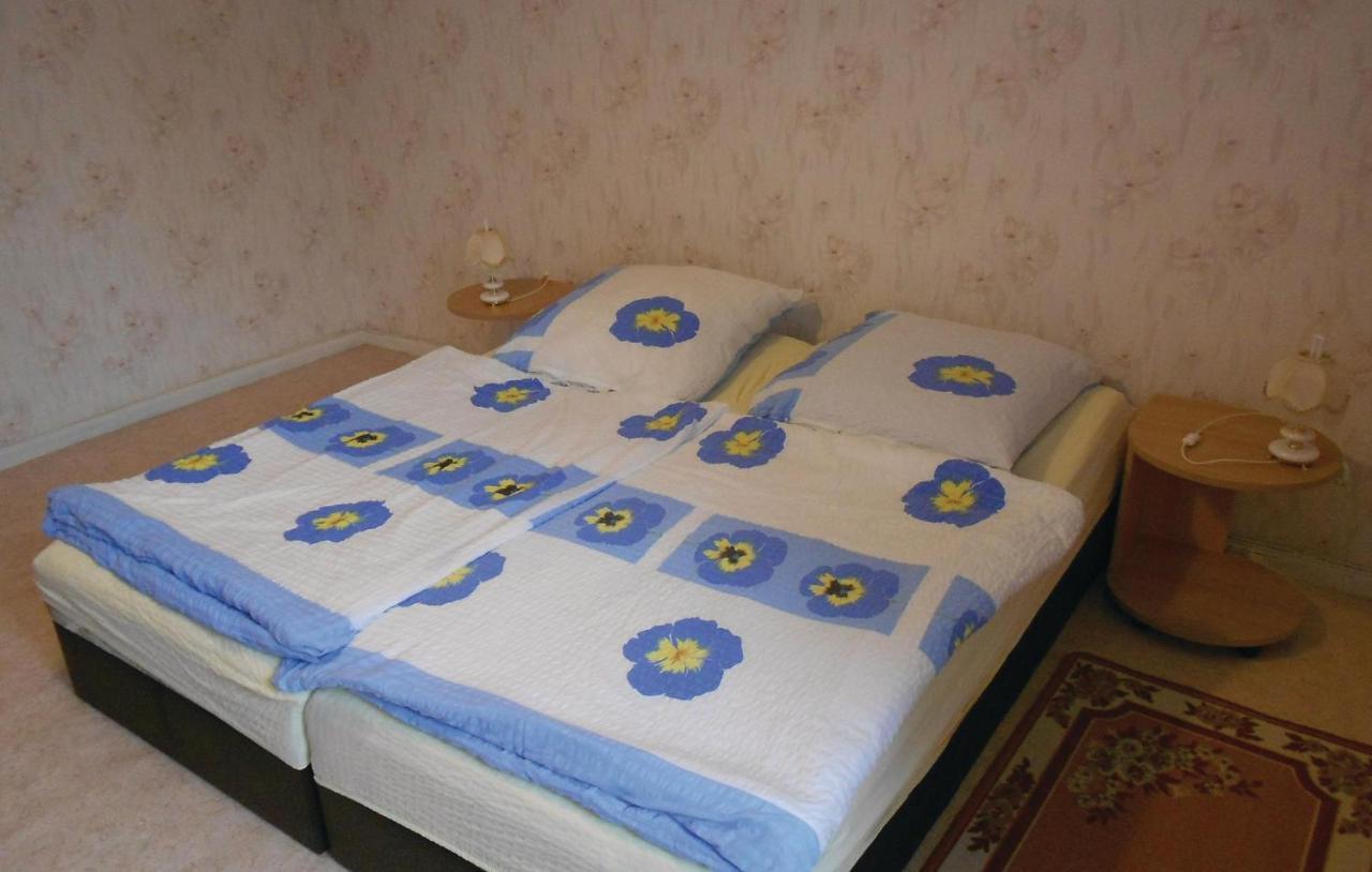 וארן Lovely Apartment In Waren-Mueritz With Kitchen מראה חיצוני תמונה